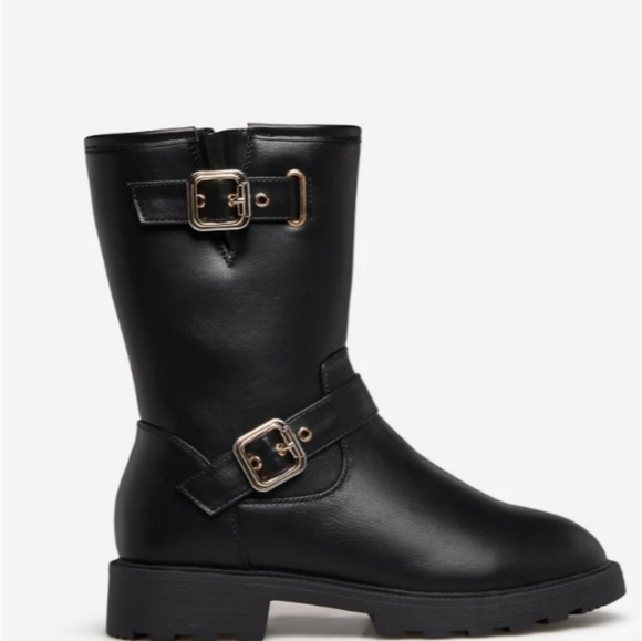 Flat boot - Picture 2 of 4